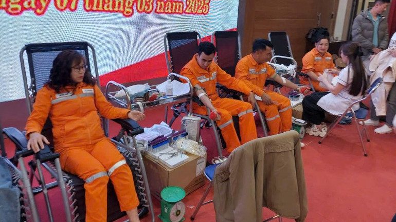 Luôn quan tâm công tác an sinh xã hội và các hoạt động thiện nguyện. z7169894916278-f08bacd43df445f43bb0c86418d3753e-6129.jpg