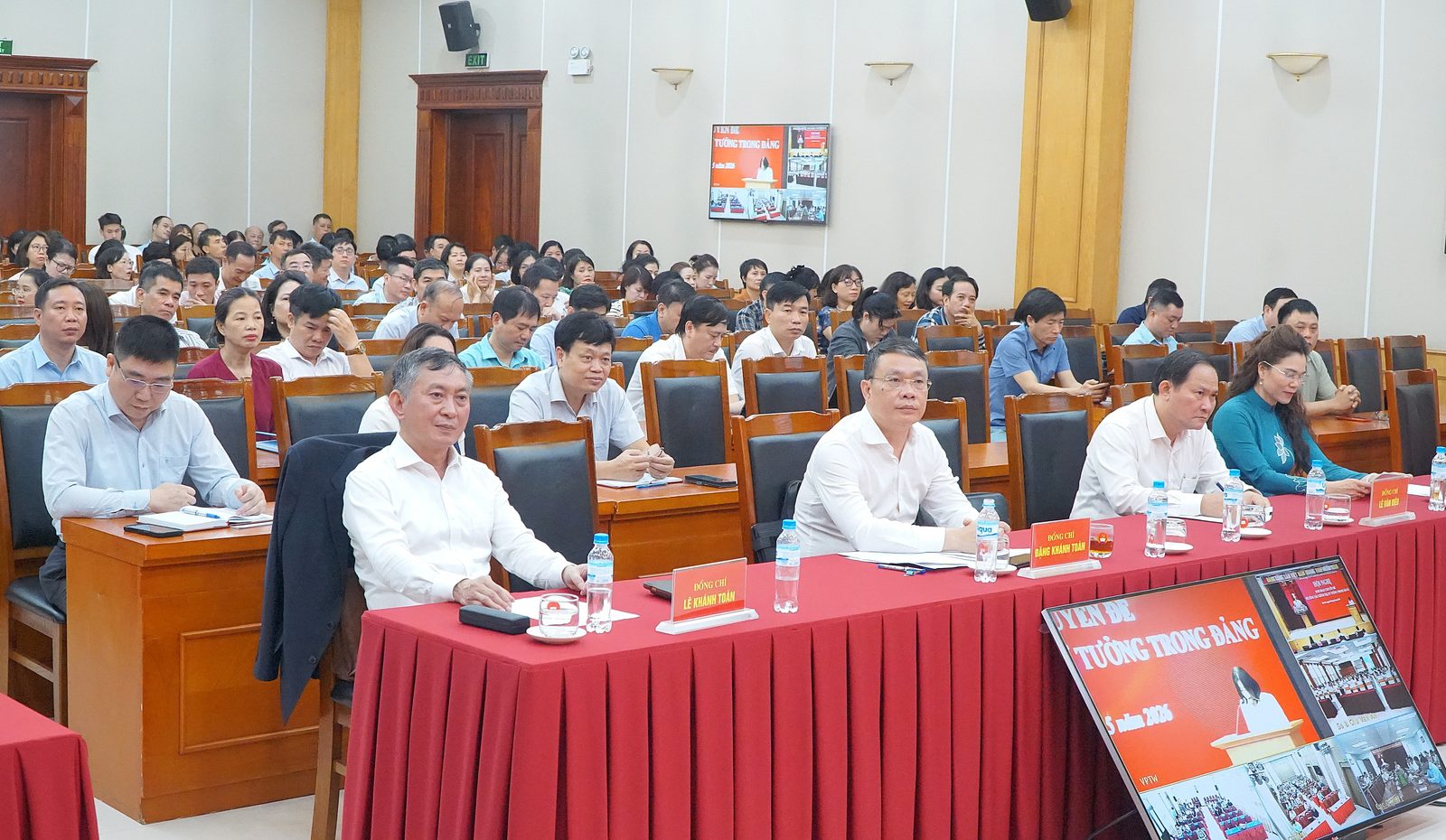 Đảng ủy Văn phòng Trung ương Đảng tổ chức Hội nghị sinh hoạt chuyên đề về công tác chính trị, tư tưởng trong Đảng