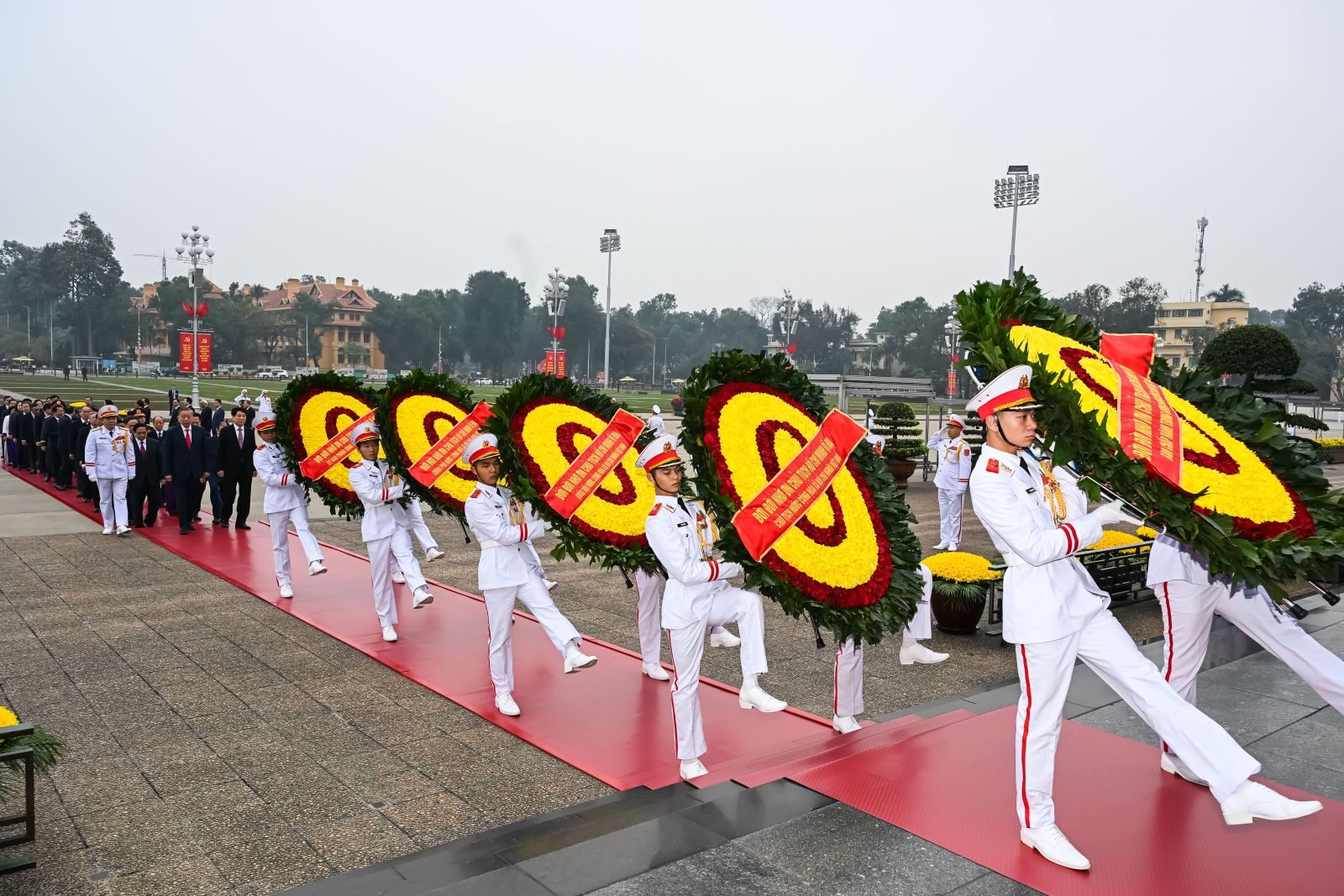 Lãnh đạo Đảng, Nhà nước vào Lăng viếng Chủ tịch Hồ Chí Minh nhân kỷ niệm 96 năm Ngày thành lập Đảng